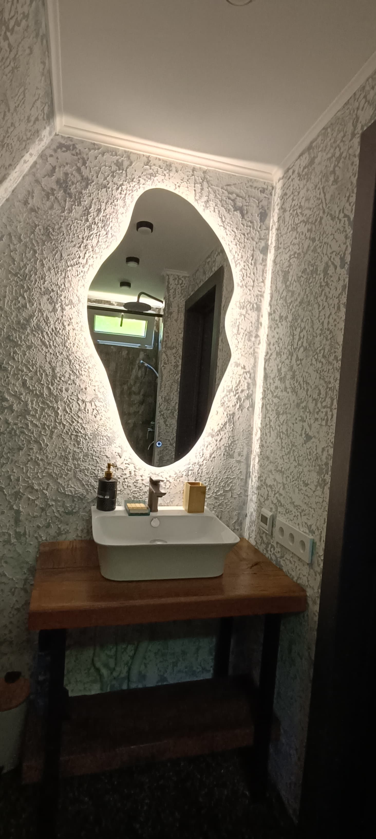 Терраса с видом на горы